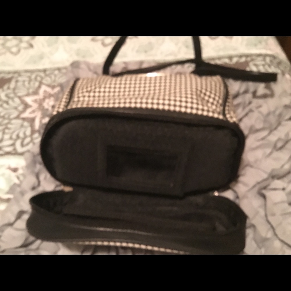 Small Liz Claiborne bag